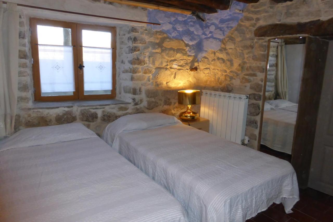 Апартаменты Apartamento Sierra De Guara Паулес Экстерьер фото
