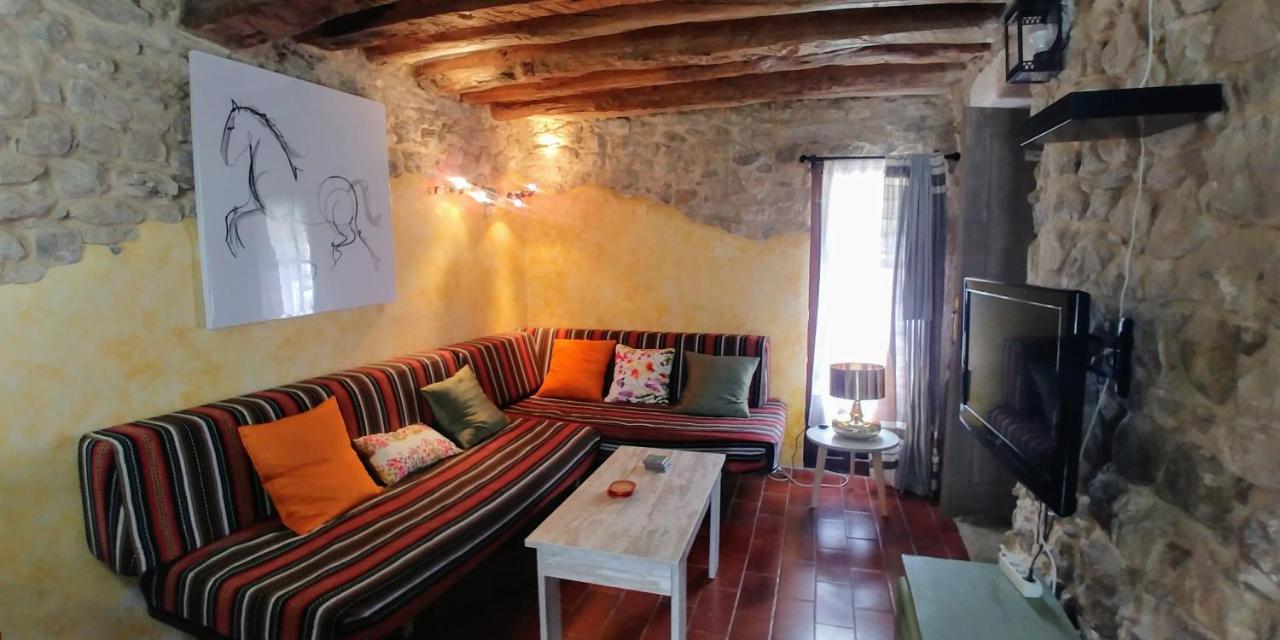 Апартаменты Apartamento Sierra De Guara Паулес Экстерьер фото