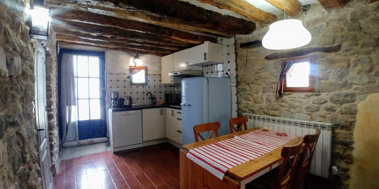 Апартаменты Apartamento Sierra De Guara Паулес Экстерьер фото
